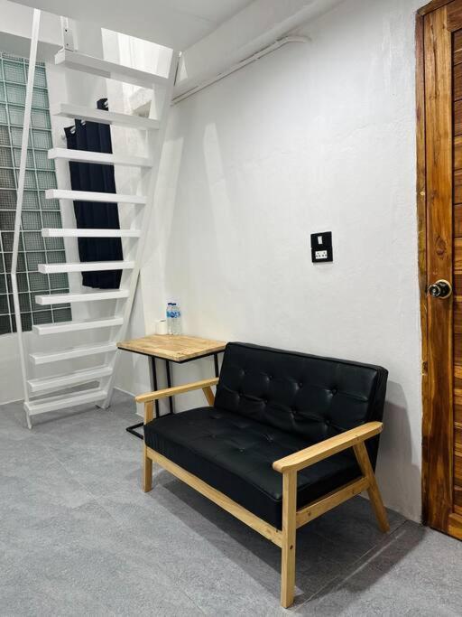 Megun 10 Duplex Apartment Банкок Екстериор снимка